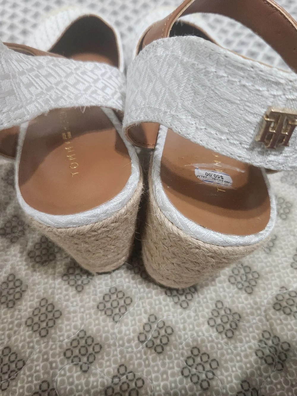 N/A classic white